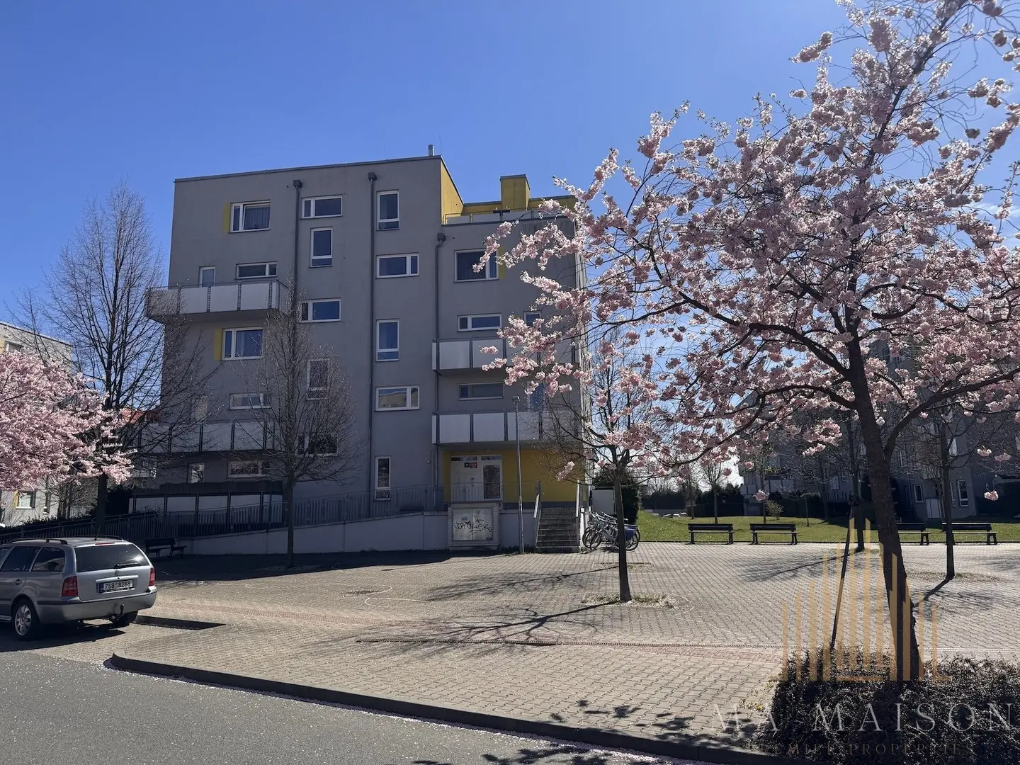 Pronájem slunného bytu 2+kk/G/B/S, 49 m², zařízený, Praha - Uhříněves