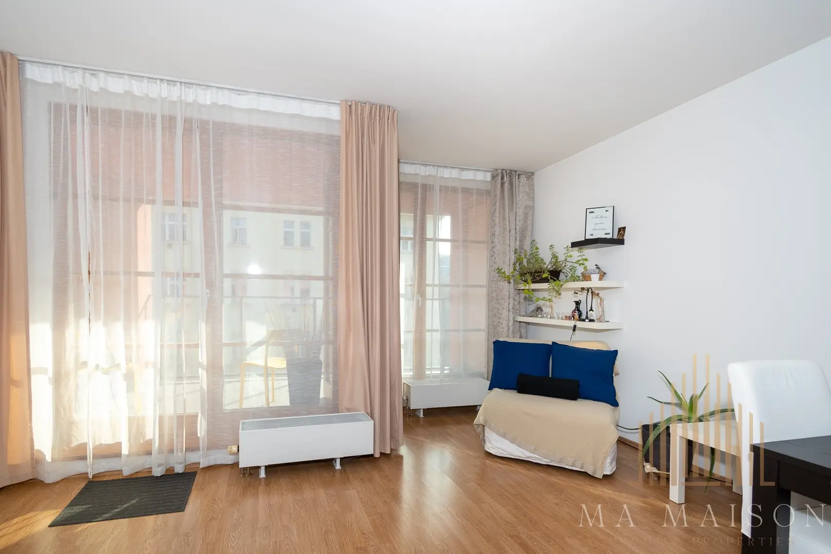 Pronájem bytu, 1kk, 47m2, s balkónem a garáží