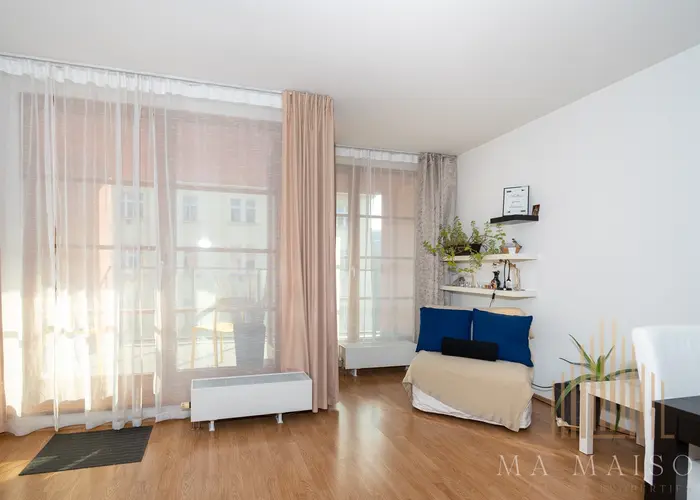 Pronájem bytu, 1kk, 47m2, s balkónem a garáží