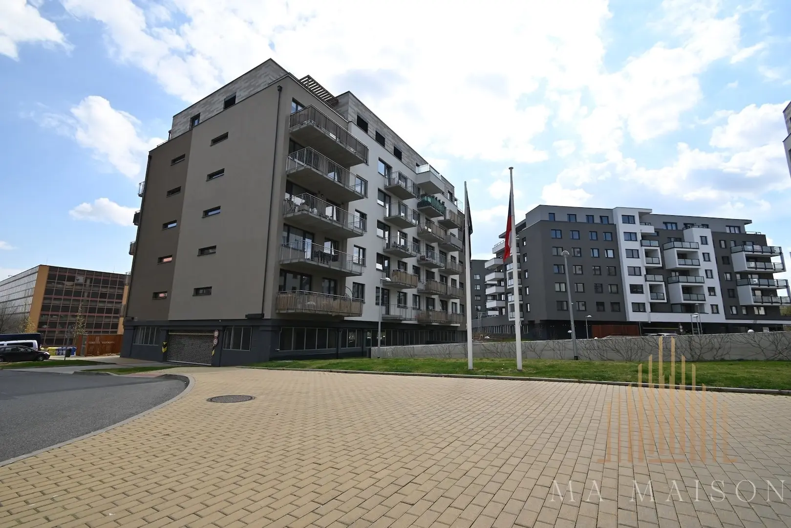 Pronájem bytu 2+kk/B, novostavba, nezařízený, Praha 9 - Střížkov