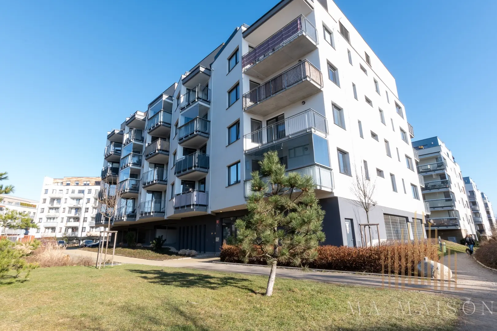 Pronájem bytu 2+kk/B/G, nezařízený, 55m², Praha 9 - Střížkov