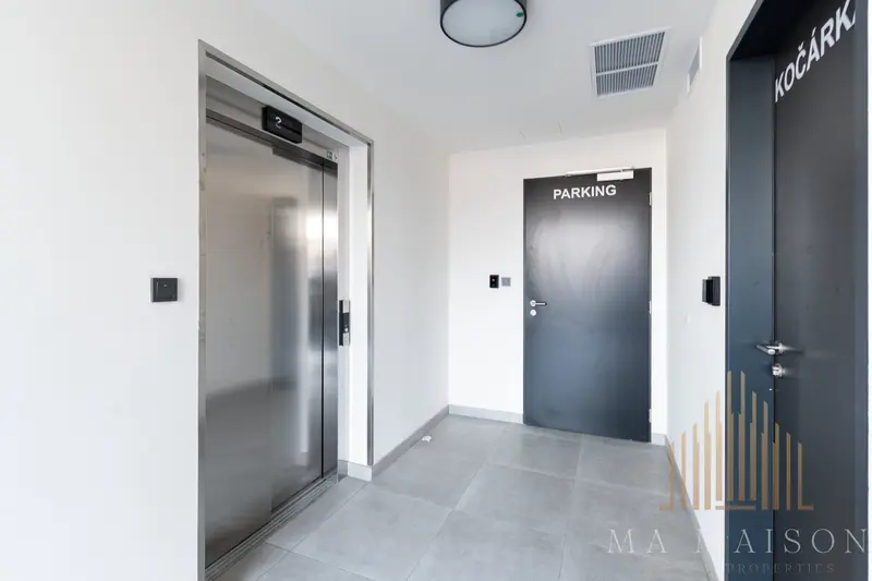 Pronájem garážového stání 13 m², Praha - Prosek