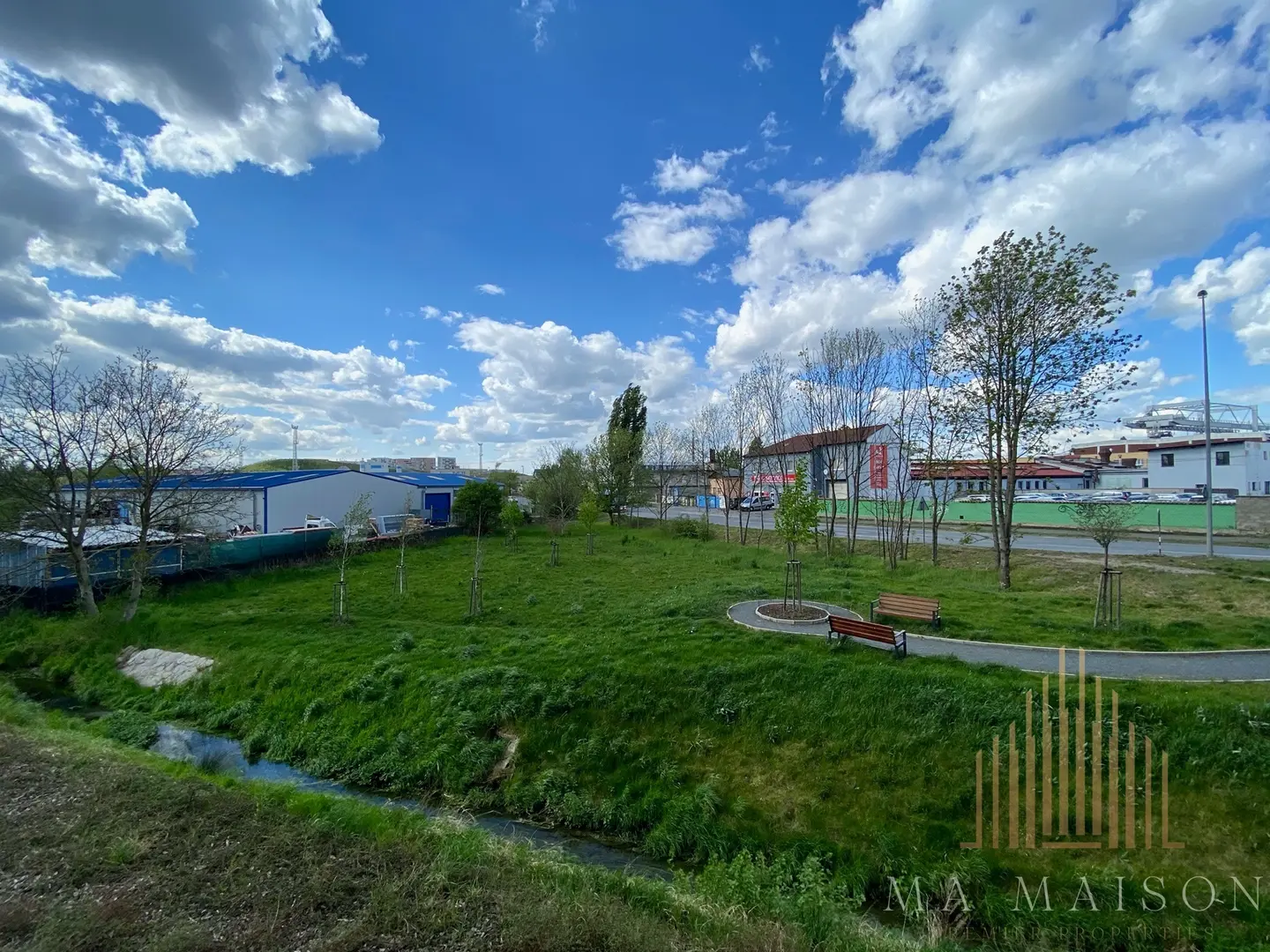 Pronájem bytu 1+kk/ 35m2,  ulice Františka Diviše, Praha Uhříněves