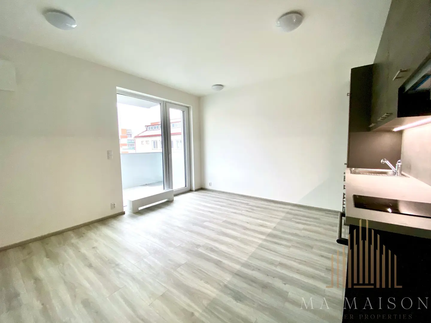 Pronájem nového bytu 1+kk/B, 33m2, nezařízený, Praha 7 - Holešovice
