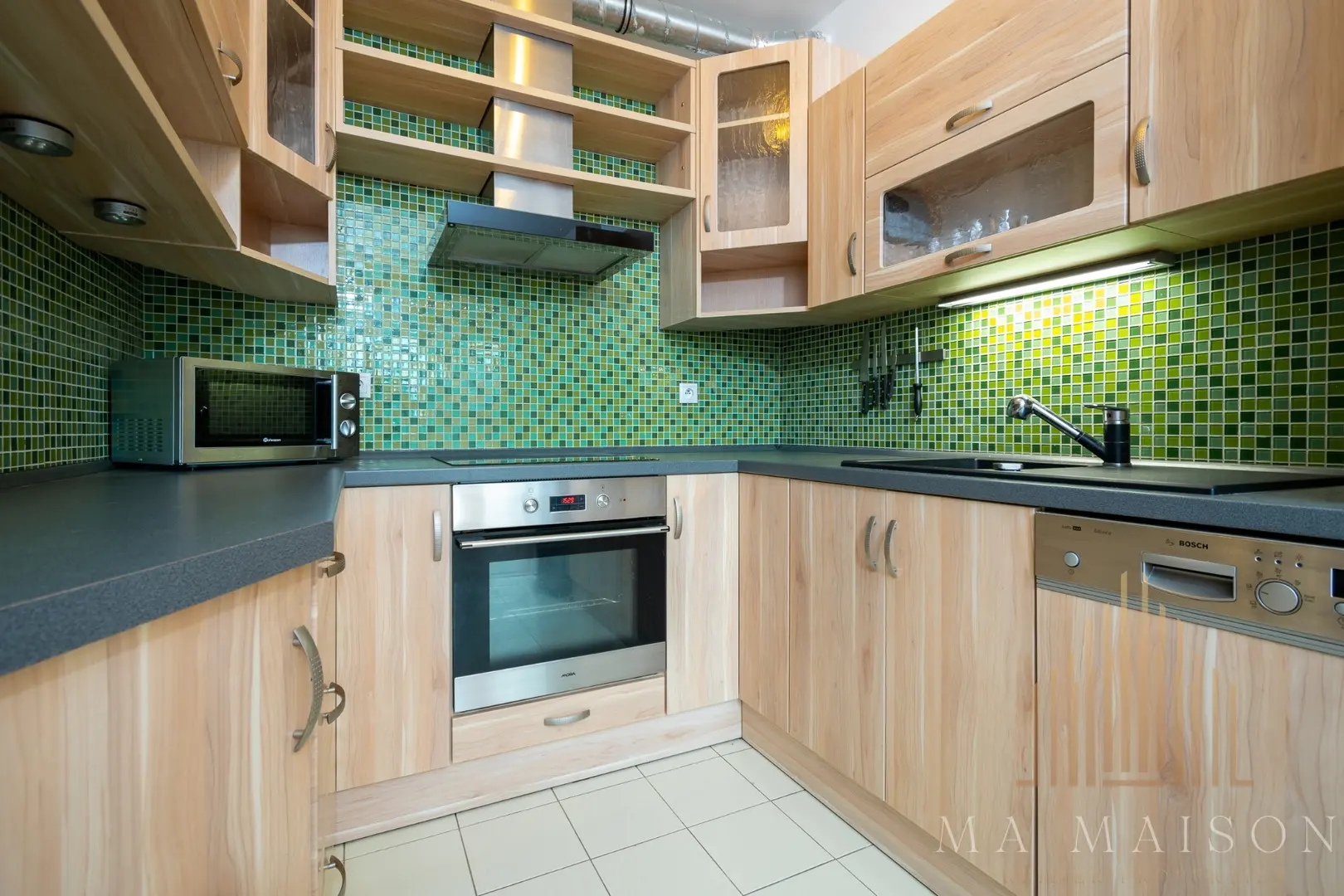 Pronájem slunného bytu 2+kk/G/B/S s výměrou  45m² - Praha - Uhříněves