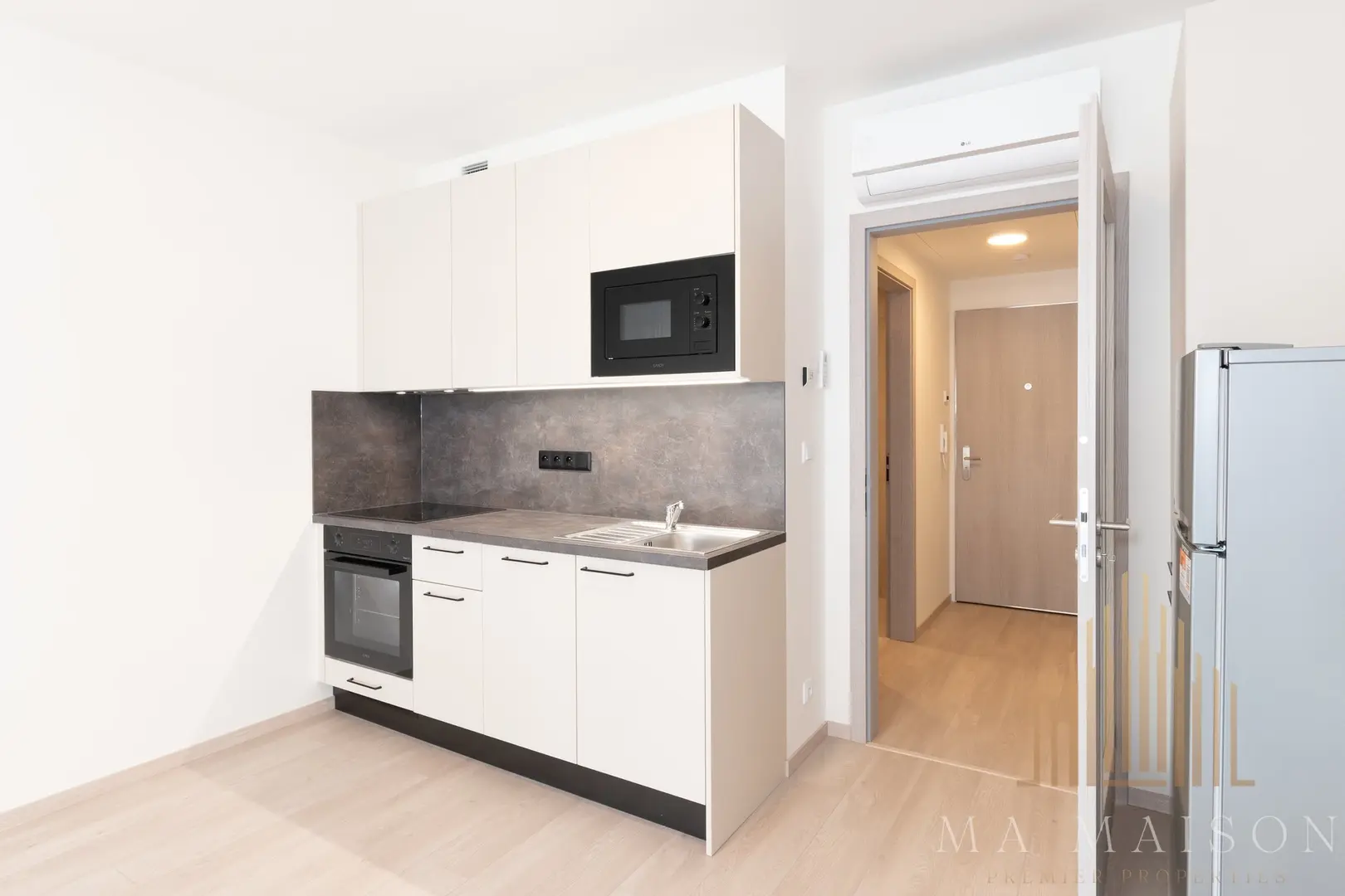 Pronájem bytu 1+kk 32 m², Praha - Hloubětín