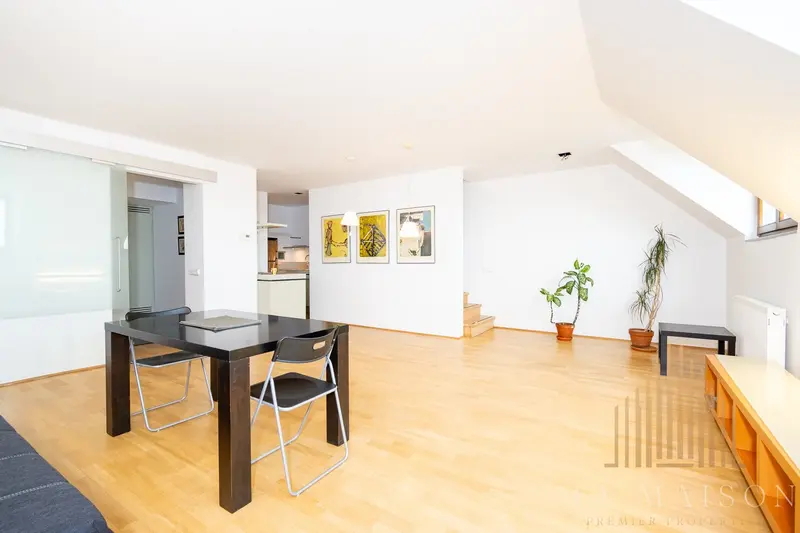Pronájem mezonetového bytu 2+kk, 103m², Pod Vilami, Praha Nusle
