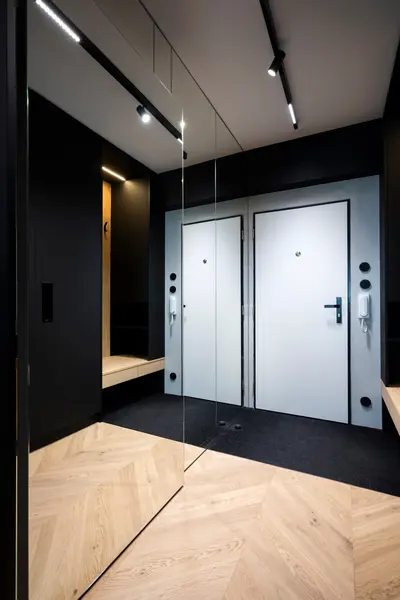 Pronájem útulného bytu 1+kk, 30,6 m², 5. patro, Praha 9 - Podkovářská
