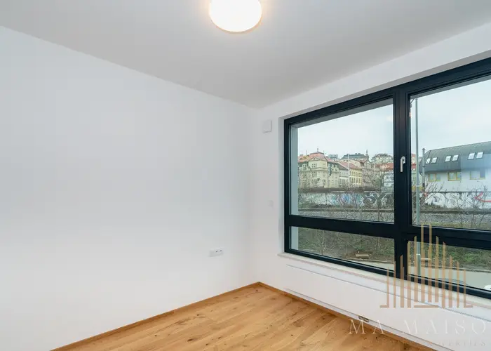 Pronájem bytu 2+kk/B, 42 m², nezařízený, Praha 4 - Nusle