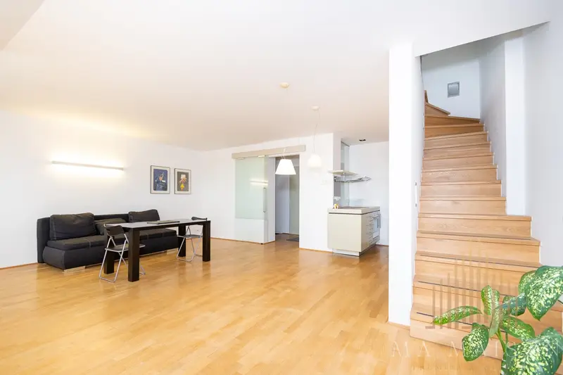Pronájem mezonetového bytu 2+kk, 103m², Pod Vilami, Praha Nusle