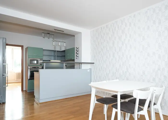 Pronájem bytu 3+kk/B, po rekonstrukci, zařízený, Praha - Letňany