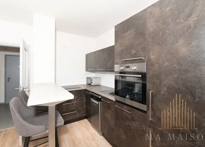 Pronájem slunného bytu 2+kk, 41 m², zařízený, Praha - Modřany